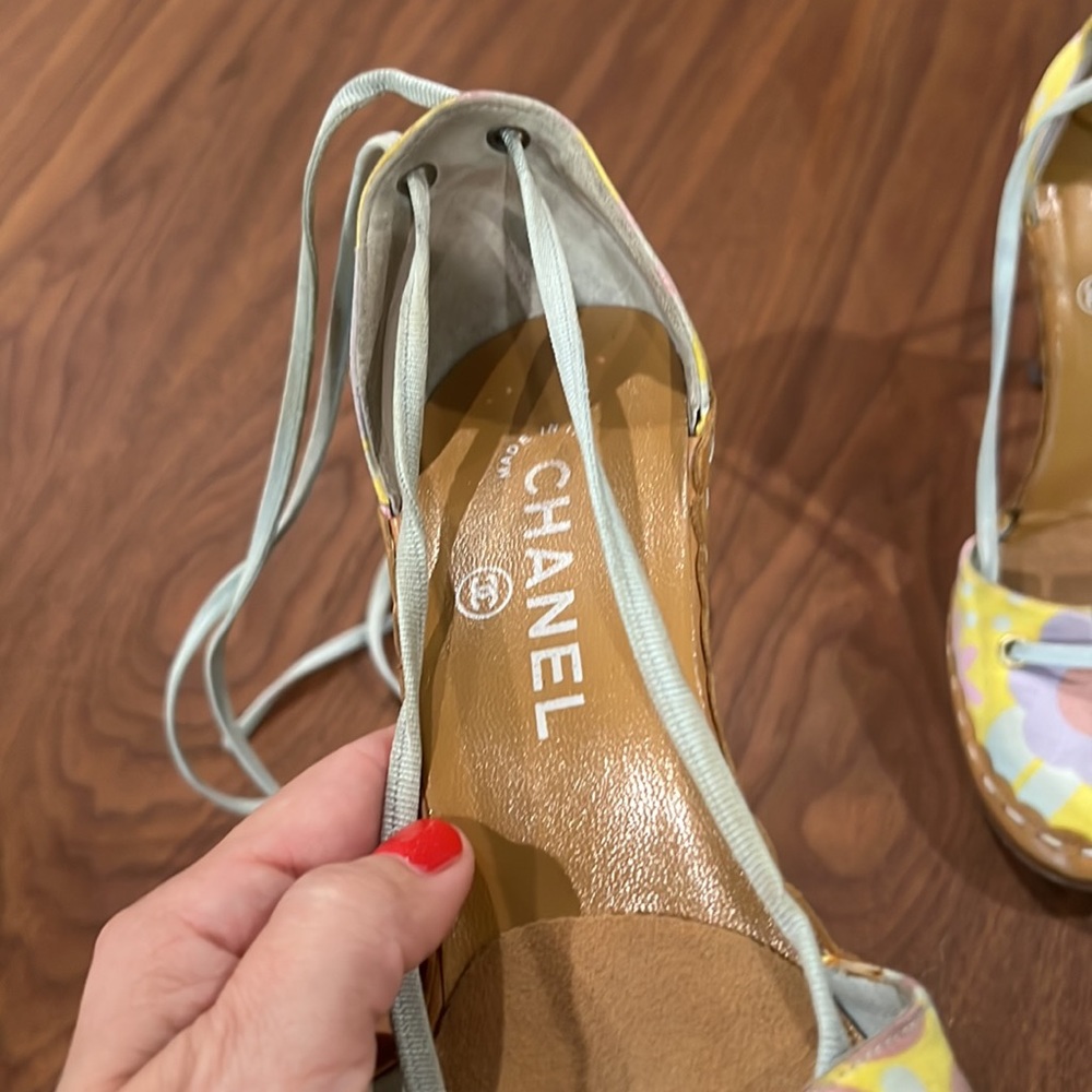 Chanel Heels - Picture 4 of 13